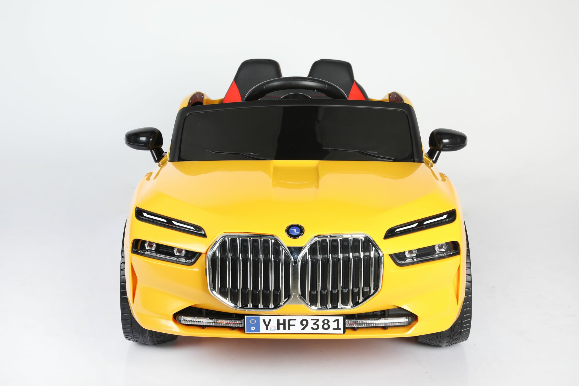 Toyland Детский электромобиль BMW i7 9381 полноприводный желтый
