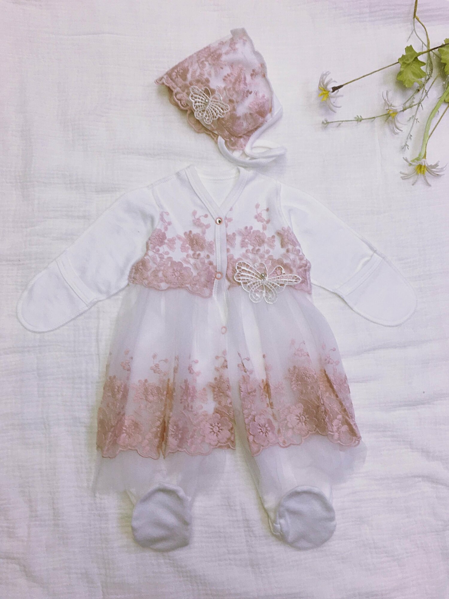 Комплект на выписку для новорожденной девочки Jolly Baby Александра