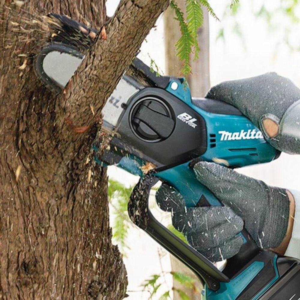 Аккумуляторная цепная пила Makita DUC101Z