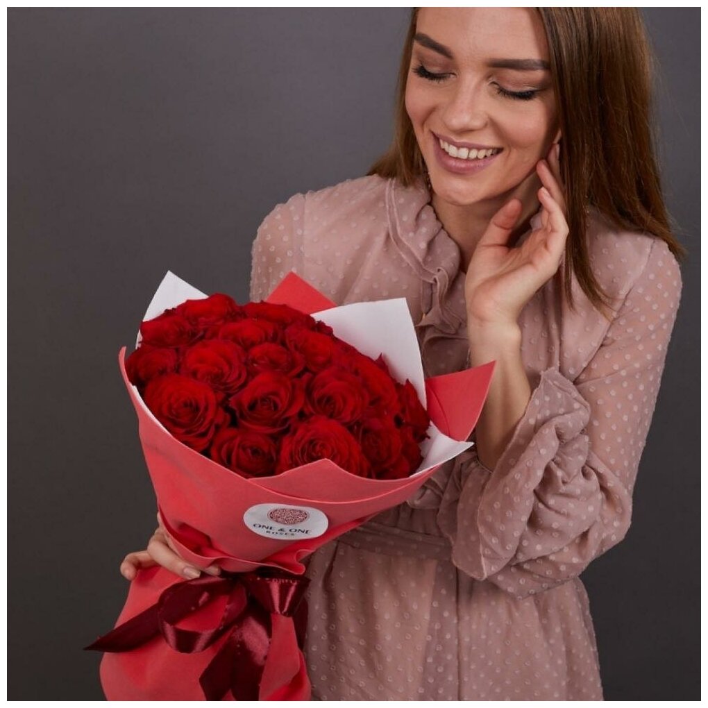 FLORY LOVE 17 красных роз премиум