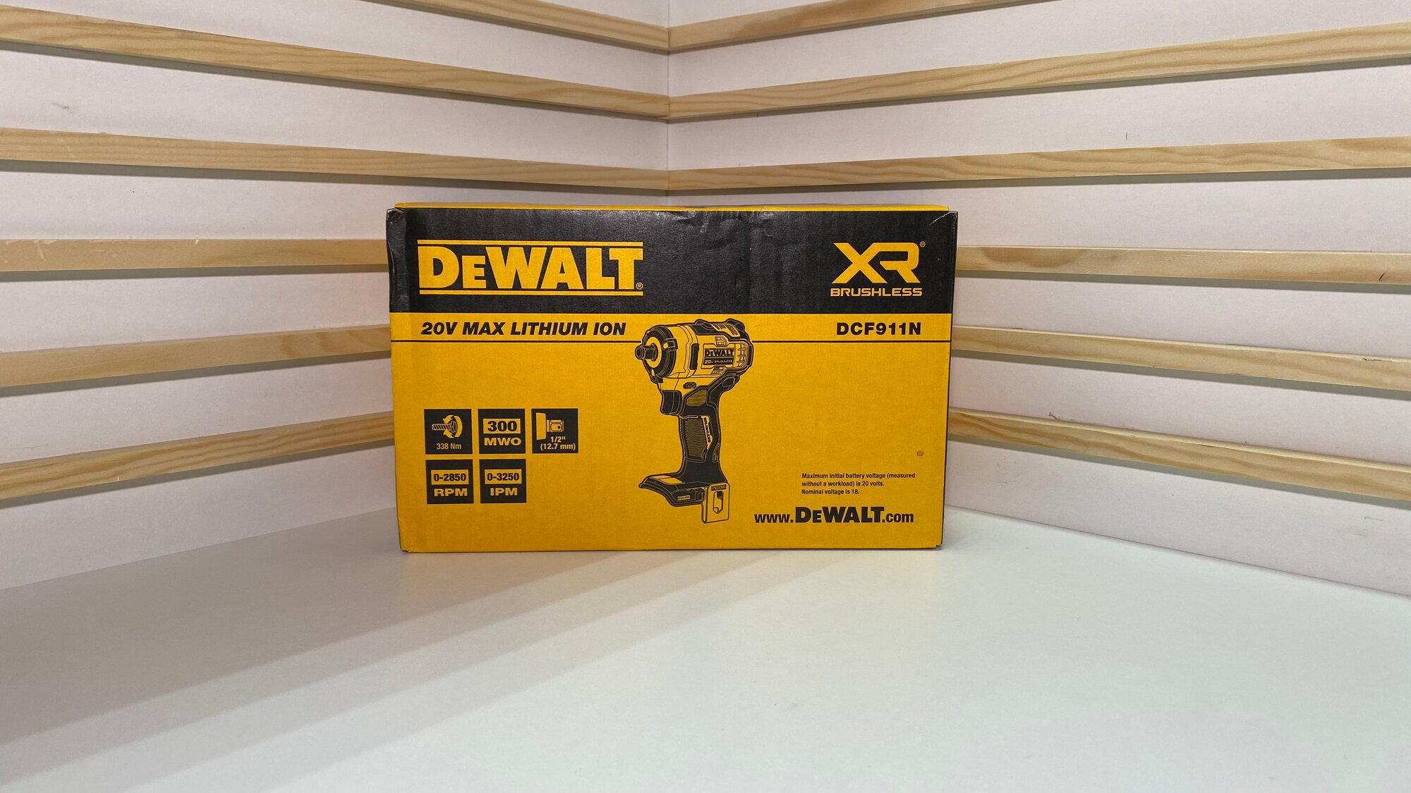 Гайковерт DeWalt DCF911 20V BOX без АКБ и ЗУ